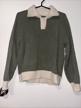 Oversized SMALL aerie Olive Green Knit Sweater with Cream Trim Collar- GUC-FUC